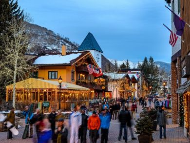 Five Bedroom Luxury 250 yards from Ski Condo to Gondola